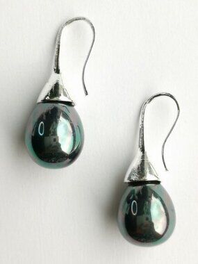 Grey Shell Pearl drop earrings on Silver NEW